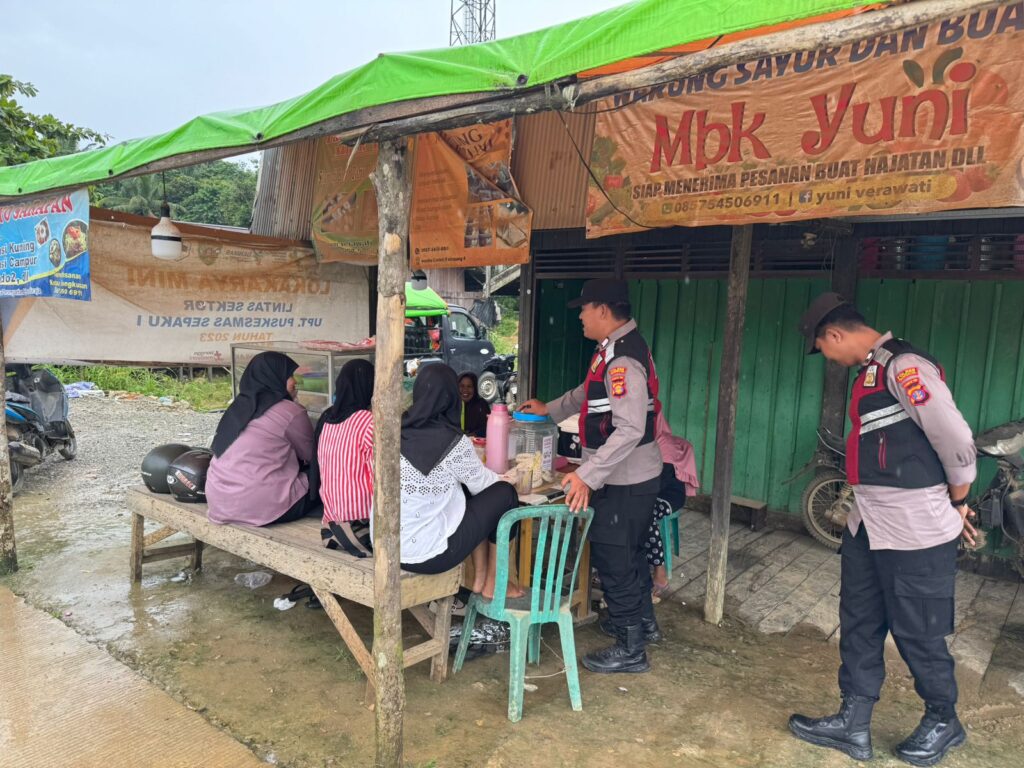 Gelar Patroli Dialogis, Polsek Penajam Sosialisasikan Himbauan Keamanan Pasca Pilkada Serentak 2024 WhatsApp Image 2025 01 29 at 13.07.11