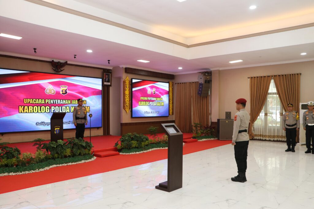 Wakapolda Kaltim Pimpin Upacara Penyerahan Jabatan Karo Logistik Polda Kaltim WhatsApp Image 2025 01 31 at 14.46.51 c017324e