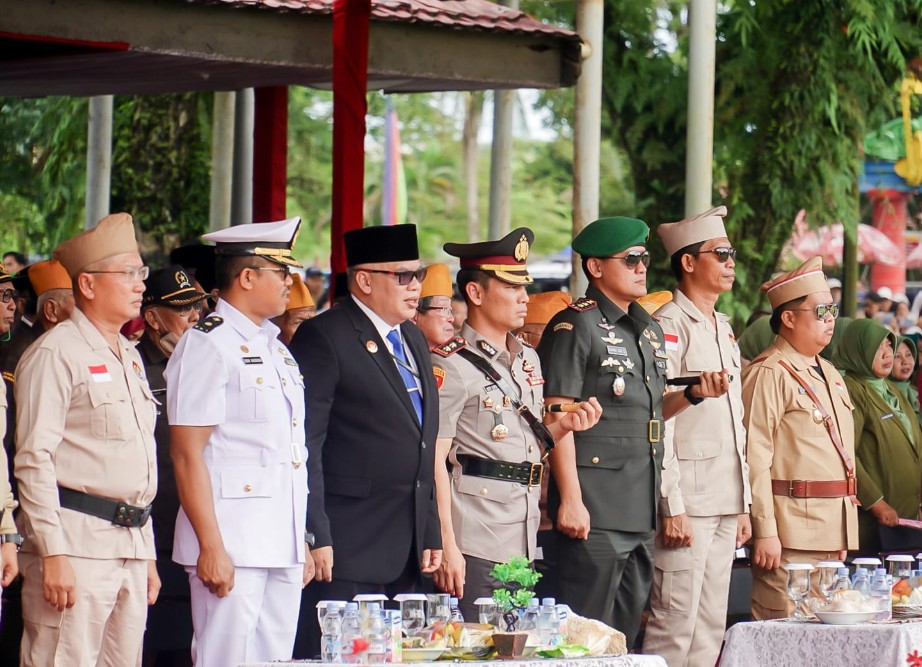 Berjalan dengan Khidmat, Kapolres Kukar Hadiri Upacara Peringatan Hari Merah Putih Sangasanga ke-78 kukar 3