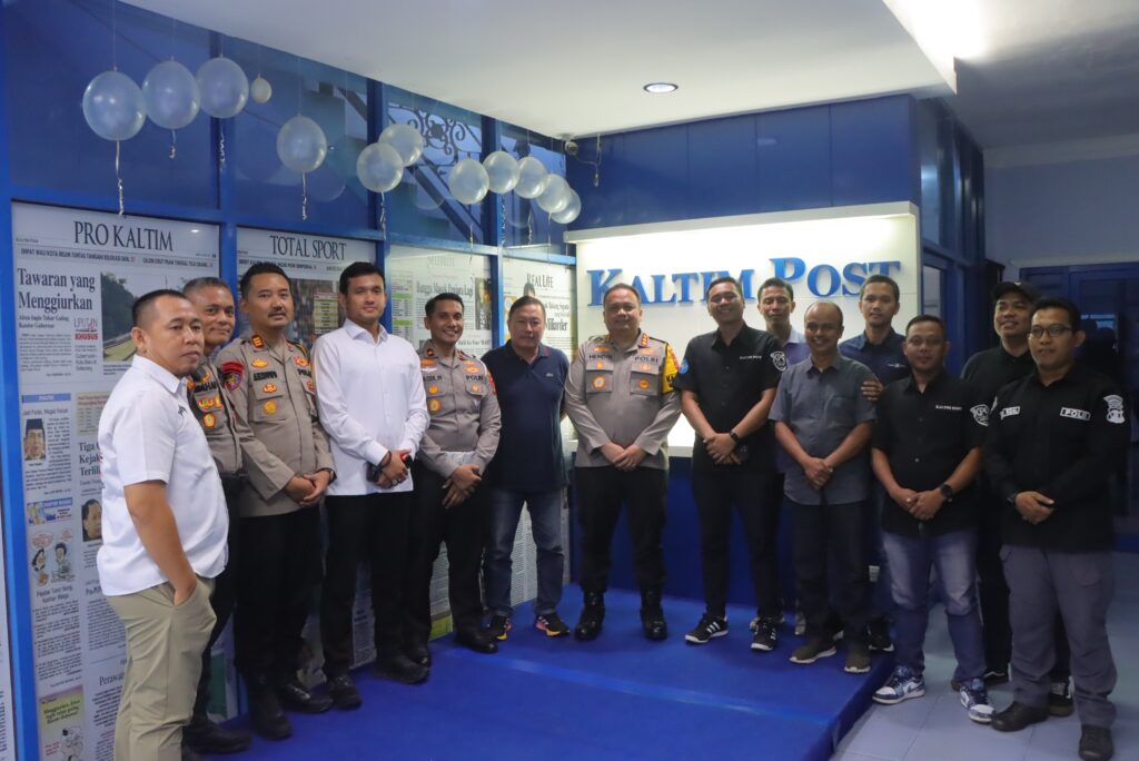 Perkuat Kemitraan, Kapolresta Samarinda Bersilaturahmi dengan Kaltim Post dan Samarinda Pos WhatsApp Image 2025 02 03 at 14.12.41 9c69b6e6