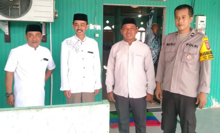 Cooling System Pasca Pilkada Serentak 2024, Bhabinkamtibmas Santan Tengah Pererat Silaturahmi dengan Tokoh Masyarakat dan Tokoh Agama WhatsApp Image 2025 02 06 at 10.39.39