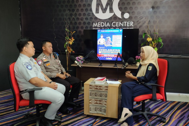 Melalui Podcast, Sat Lantas Polres Paser Sosialisasikan kepada Masyarakat Mengenai Ops.Keselamatan Mahakam 2025 WhatsApp Image 2025 02 11 at 14.48.10