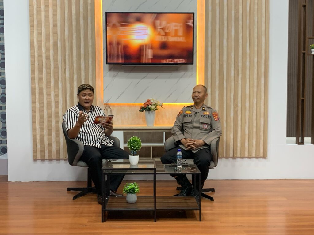 Biro Ops Polda Kaltim Bahas Tugas Pokok dalam Talkshow “Ngobrol Pintar” di Balikpapan TV WhatsApp Image 2025 02 12 at 15.01.34 17da25d3