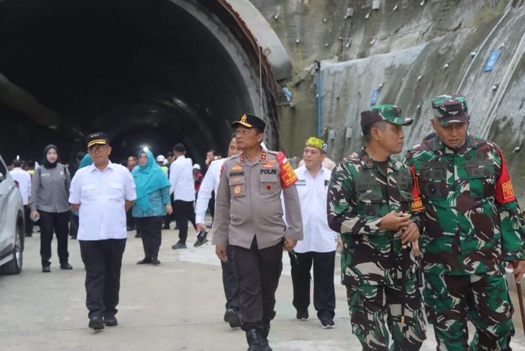Polda Kaltim Amankan Kunjungan Kerja Wakil Presiden RI di Kalimantan Timur WhatsApp Image 2025 02 12 at 17.13.46 91de97f7