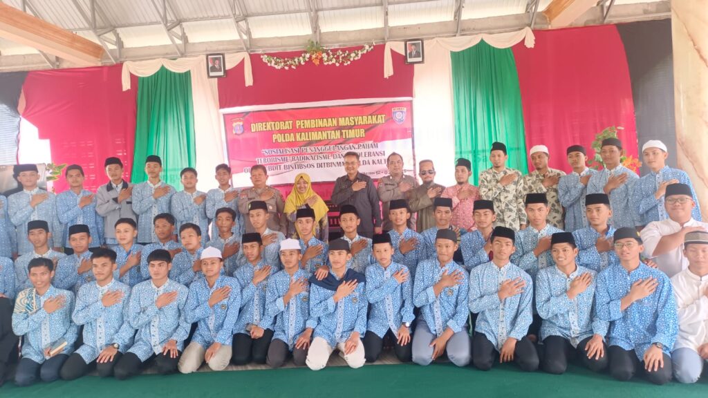 Polda Kaltim Gelar Sosialisasi dan Konferensi Pers Pencegahan Paham Radikalisme di Ponpes Ahlus Suffah Balikpapan WhatsApp Image 2025 02 13 at 15.54.47 da40208b