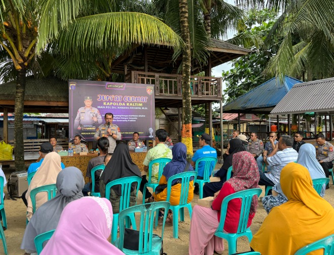 Dengarkan Keluhan dan Aspirasi Langsung dari Masyarakat, Polda Kaltim Gelar Dialog ‘Jumat Curhat WhatsApp Image 2025 02 14 at 16.20.37