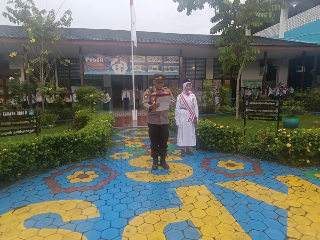Jadi Pembina Upacara di SMP KPS Balikpapan, Kapolsek Semayang Ajak Pelajar Jauhi Kenakalan Remaja WhatsApp Image 2025 02 18 at 11.39.48