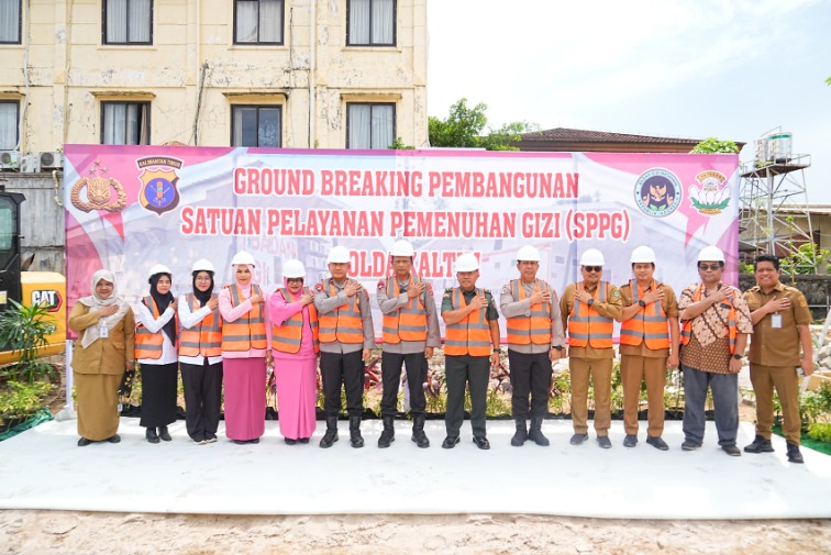 Dukung Program Asta Cita Presiden RI, Kapolda Kaltim Lakukan Ground Breaking Pembangunan SPPG Polda Kaltim di Kawasan Stal Kuda Balikpapan WhatsApp Image 2025 02 18 at 15.14.50