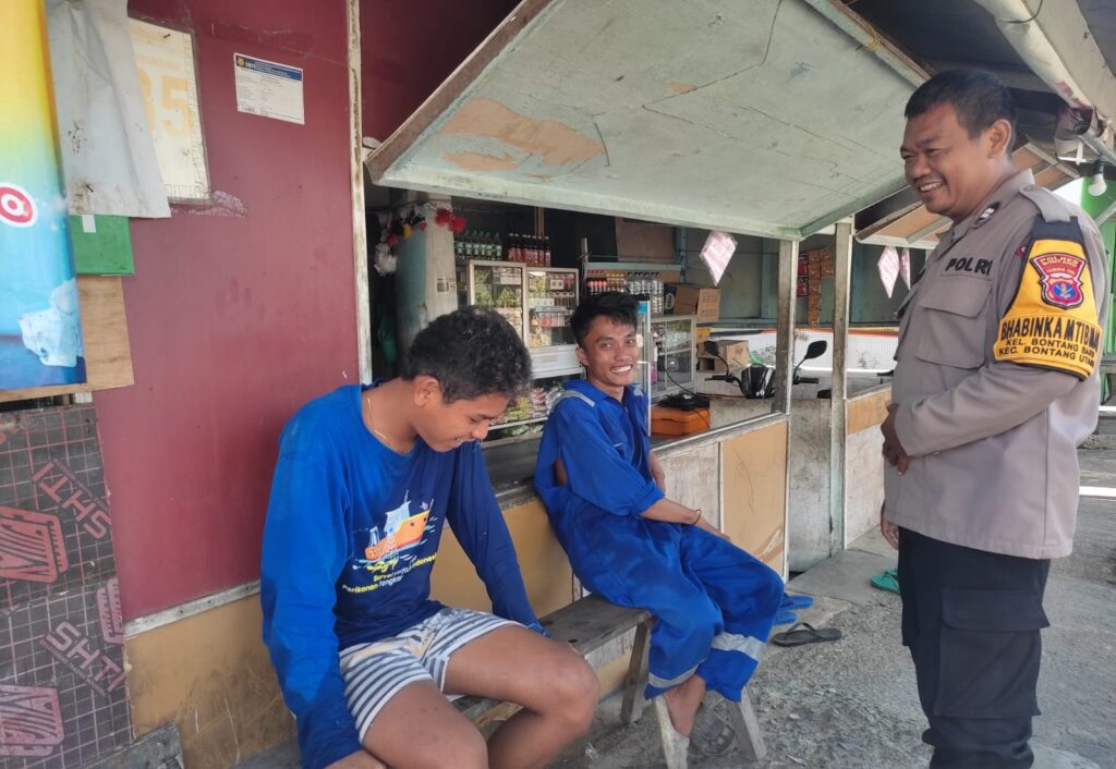 Pererat Hubungan dengan Warga, Bhabinkamtibmas Kelurahan Bontang Baru Gelar Sambang Kamtibmas WhatsApp Image 2025 02 20 at 10.05.37 6d69c9e7