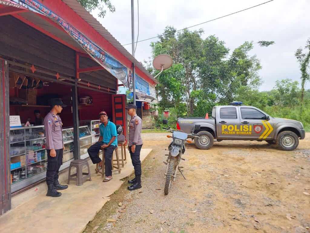 Polsek Bongan Perkuat Keamanan Kamtibmas Lewat Patroli Dialogis WhatsApp Image 2025 02 20 at 10.33.01 c8e5859f