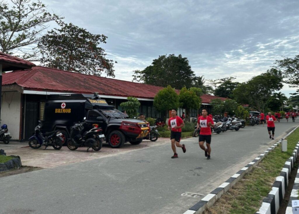 Jaga Kebugaran Secara Berkala, Batalyon A Sat Brimob Polda Kaltim Gelar Tes Kesamaptaan Jasmani Tahap I Tahun 2025 WhatsApp Image 2025 02 23 at 00.22.00