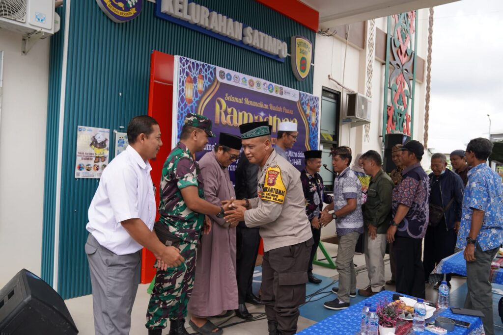 Pererat Silaturahmi, Bhabinkamtibmas Polres Bontang Hadiri Ramah Tamah yang Digelar Kelurahan Satimpo Dalam Rangka Menyambut Bulan Suci Ramadhan WhatsApp Image 2025 02 28 at 11.45.54 5c6deac6