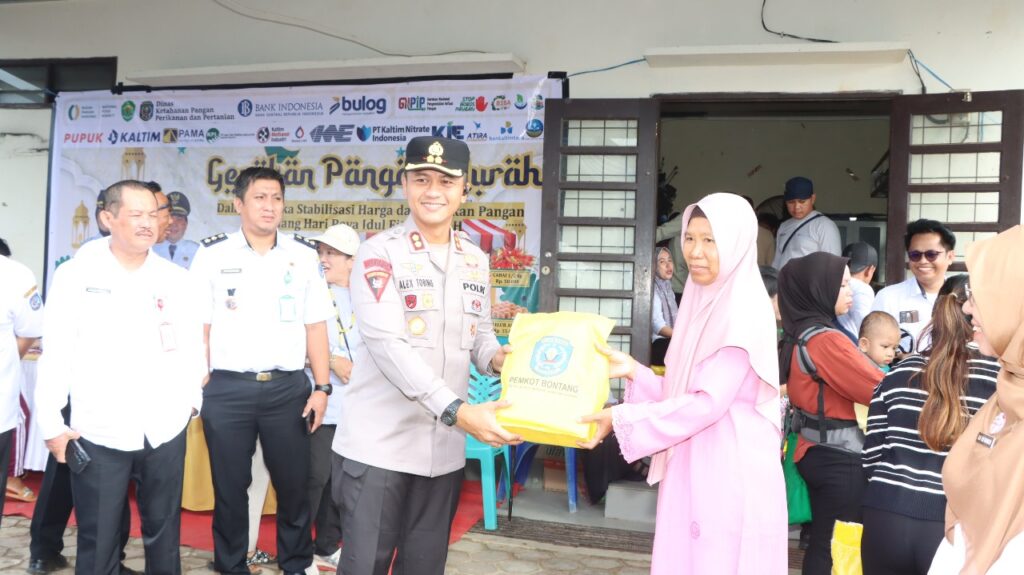Polres Bontang dan Pemkot Gelar Pasar Murah, Bantu Warga Ringankan Beban Jelang Ramadhan WhatsApp Image 2025 03 19 at 16.19.35 50ec138f