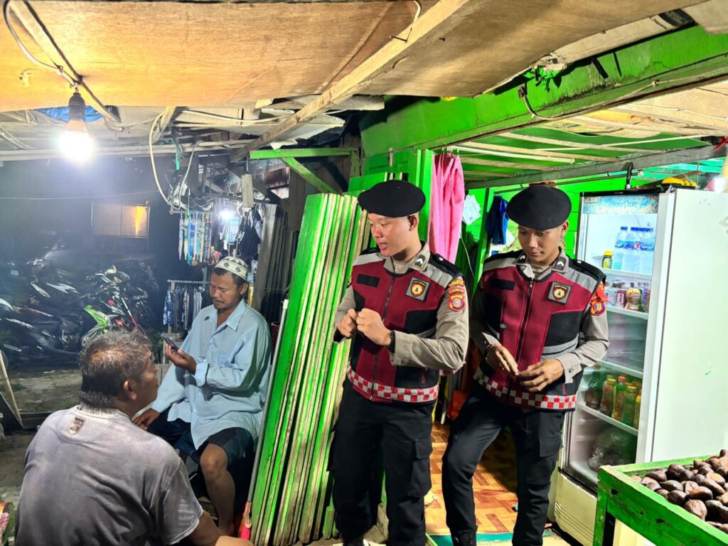 Polres Mahulu Gelar Patroli Dialogis dengan Masyarakat serta Beri Himbauan Mudik Aman 2025 WhatsApp Image 2025 03 23 at 06.43.22