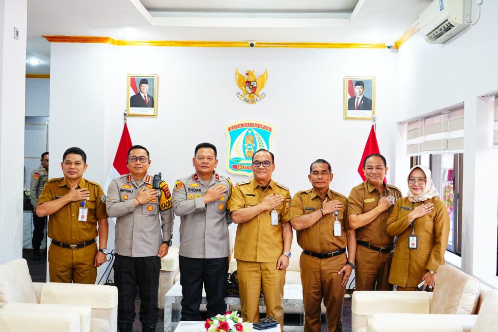 Kapolda Kaltim Lakukan Silaturahmi dengan Wakil Wali Kota Balikpapan, Perkuat Sinergi Keamanan dan Ketertiban WhatsApp Image 2025 03 25 at 09.58.46 bebfaea2