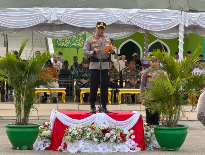 Jelang Malam Takbiran Idul Fitri 1446 H di Kab.Paser, Kapolres Paser Pimpin Apel Persiapan Pengamanan WhatsApp Image 2025 03 31 at 08.56.08