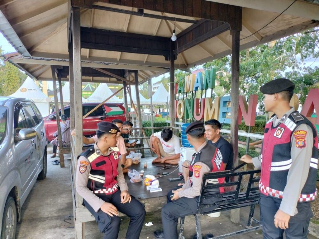Samapta Polres Kukar Gelar Patroli Curhat untuk Jaga Kondusifitas Kamtibmas di Libur Lebaran WhatsApp Image 2025 04 02 at 03.05.43 83b4ae03