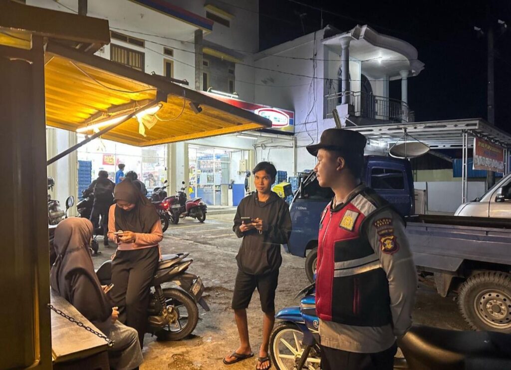 Jaga Kamtibmas Selama Lebaran, Polsek Long Kali Intensifkan Sambang dan Patroli WhatsApp Image 2025 04 04 at 06.36.50