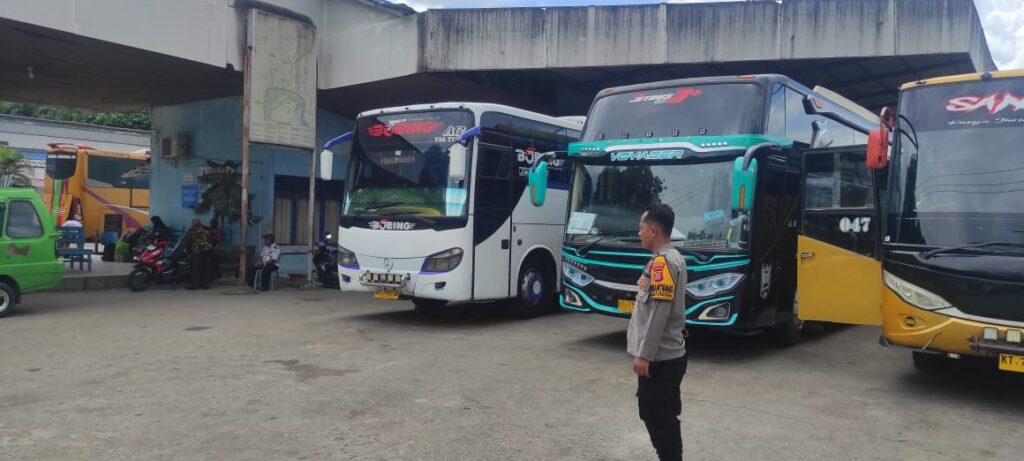 Personel Pos PAM Terminal Sungai Kunjang Perketat Pengamanan Jelang Puncak Arus Balik Lebaran WhatsApp Image 2025 04 06 at 10.16.14 8980f5a9