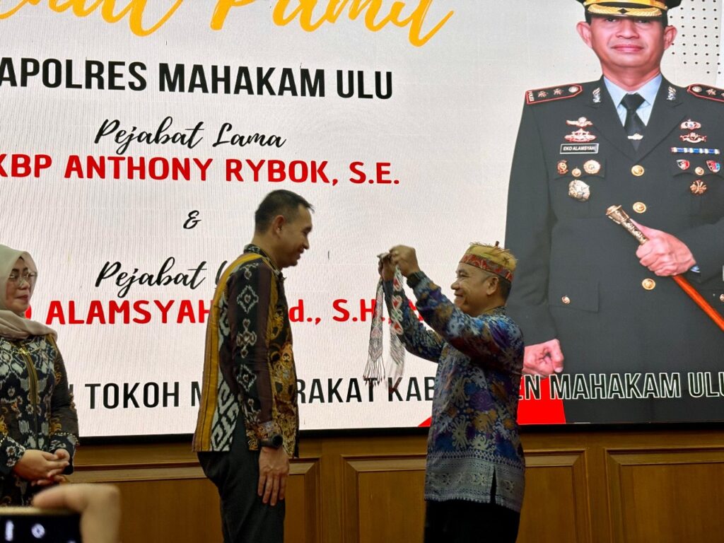 Dihadiri Tokoh Masyarakat, Polres Mahulu Gelar Acara Kenal Pamit Kapolres WhatsApp Image 2025 04 12 at 13.06.14