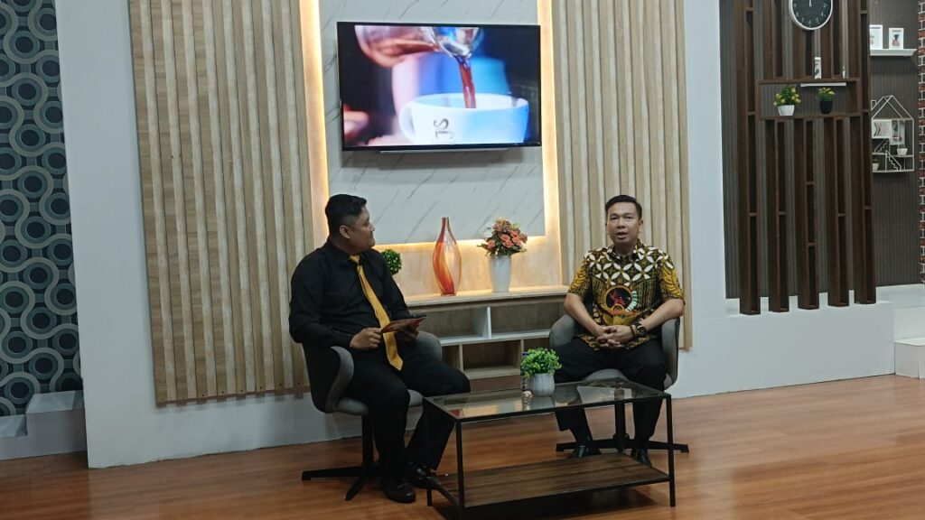 Melalui Talkshow “Ngopi” Dengan BTV, Polda Kaltim Ingatkan Masyarakat Untuk Waspada Terhadap Penipuan Online WhatsApp Image 2025 04 12 at 13.37.35
