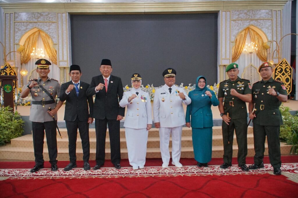Berlangsung Khidmat, Kapolres Berau Hadiri Pelantikan Bupati dan Wakil Bupati Berau WhatsApp Image 2025 04 16 at 08.52.00
