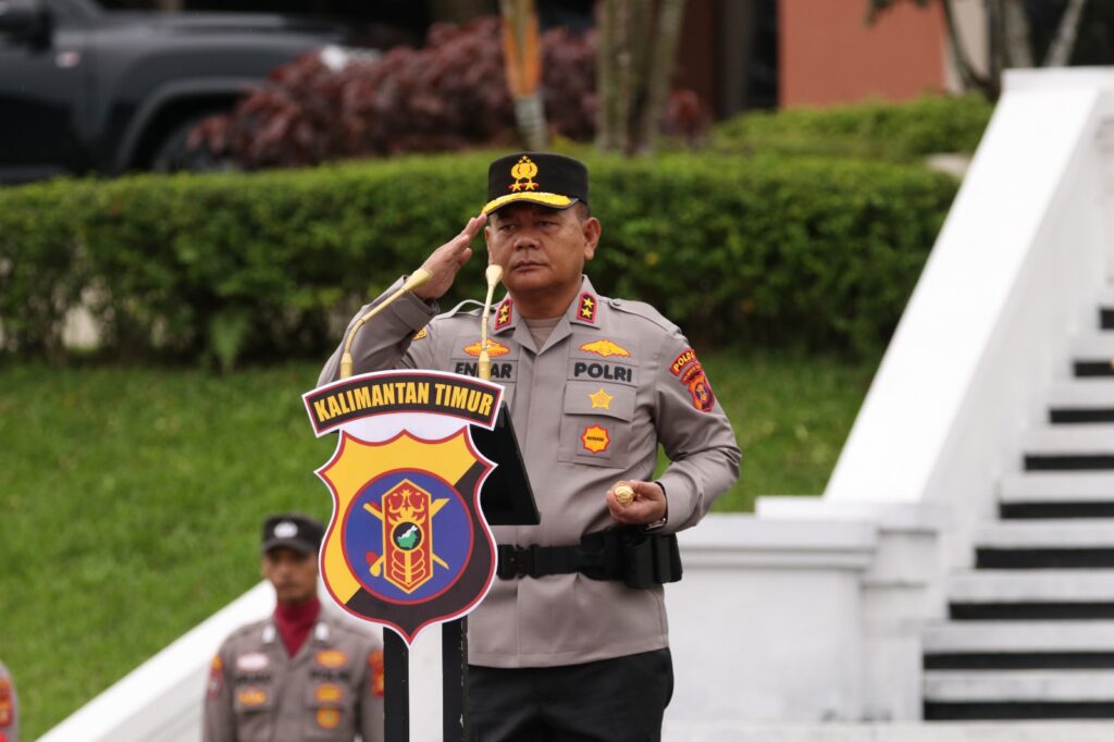 Kapolda Kaltim Pimpin Upacara Hari Kesadaran Nasional, Tekankan Profesionalisme dan Dedikasi Pelayanan WhatsApp Image 2025 04 21 at 08.43.33 67a88704