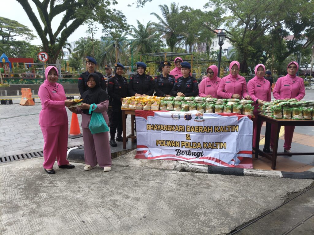 Bhayangkari dan Polwan Brimob Polda Kaltim Tebar Kepedulian Lewat Baksos di Klandasan Ulu WhatsApp Image 2025 04 22 at 09.58.42 2d5bdfdf