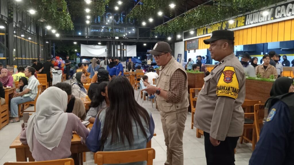 Pemkot Bontang Gelar Patroli Gabungan di Tanjung Laut, Sosialisasikan Program WAJAR Demi Pendidikan Berkualitas WhatsApp Image 2025 04 25 at 13.57.32 73a44ae9