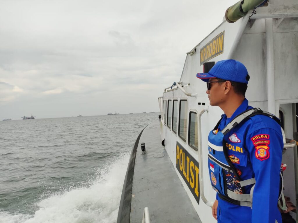 Jaga Sitkamtibmas dari Wilayah Laut, Ditpolairud Polda Kaltim Lakukan Patroli Secara Intensif di Perairan Tana Grogot WhatsApp Image 2025 04 28 at 11.32.49