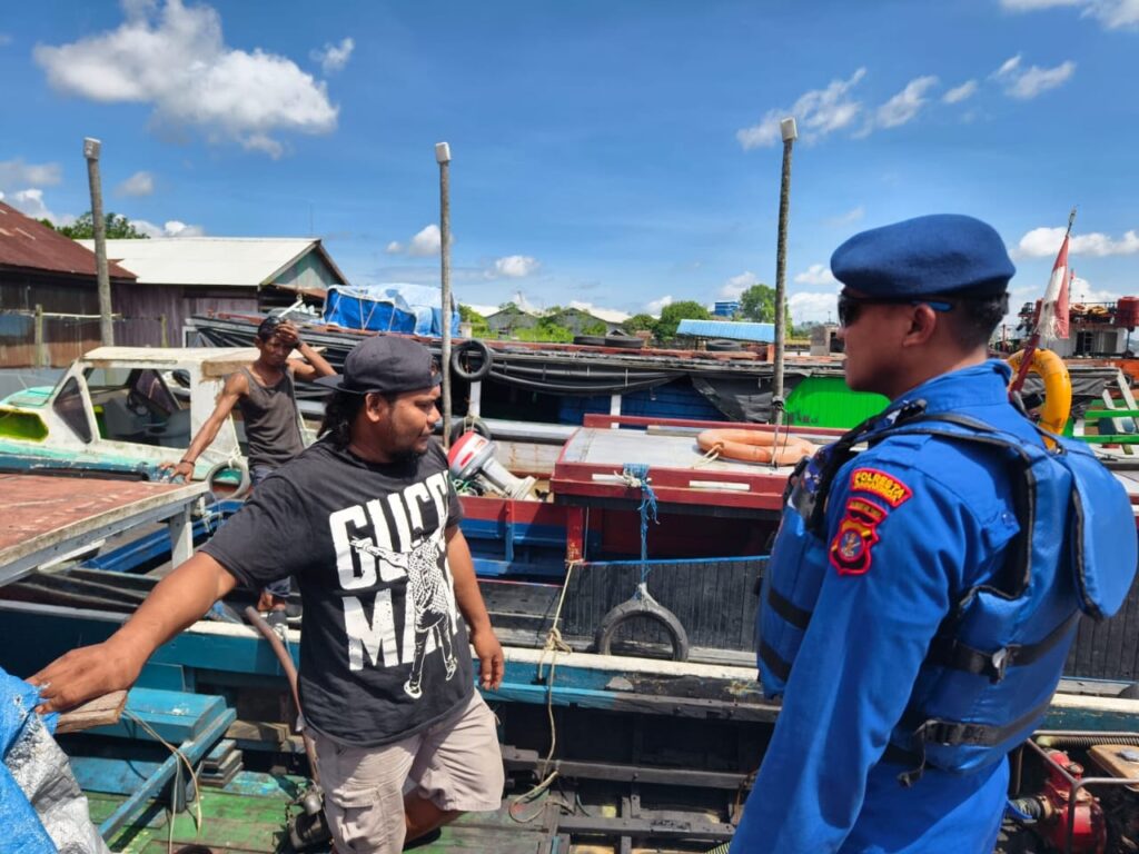 Sat Polairud Polresta Samarinda Gencarkan Patroli dan Edukasi Keamanan di Perairan Mahakam 2 3