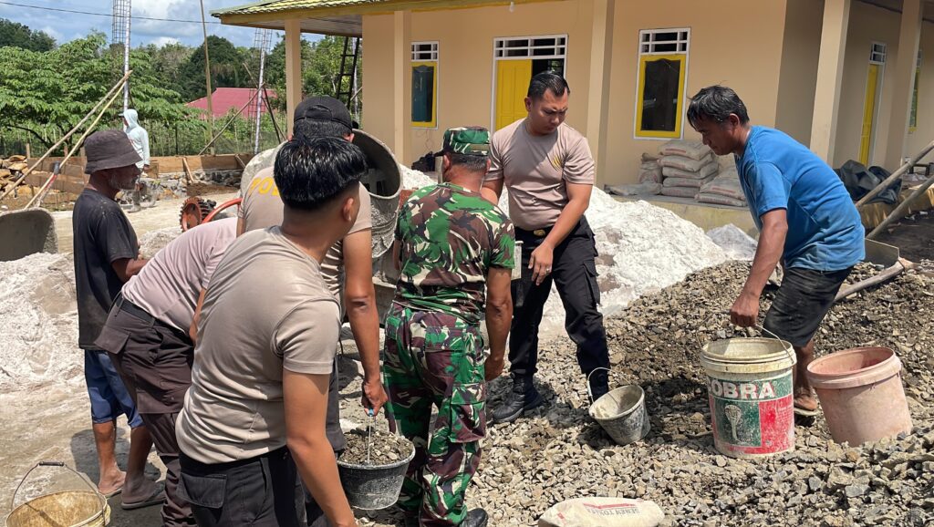 Polsek Damai Turut Serta Dalam Pembangunan Masjid Bersama Warga Kampung Muut 6 2