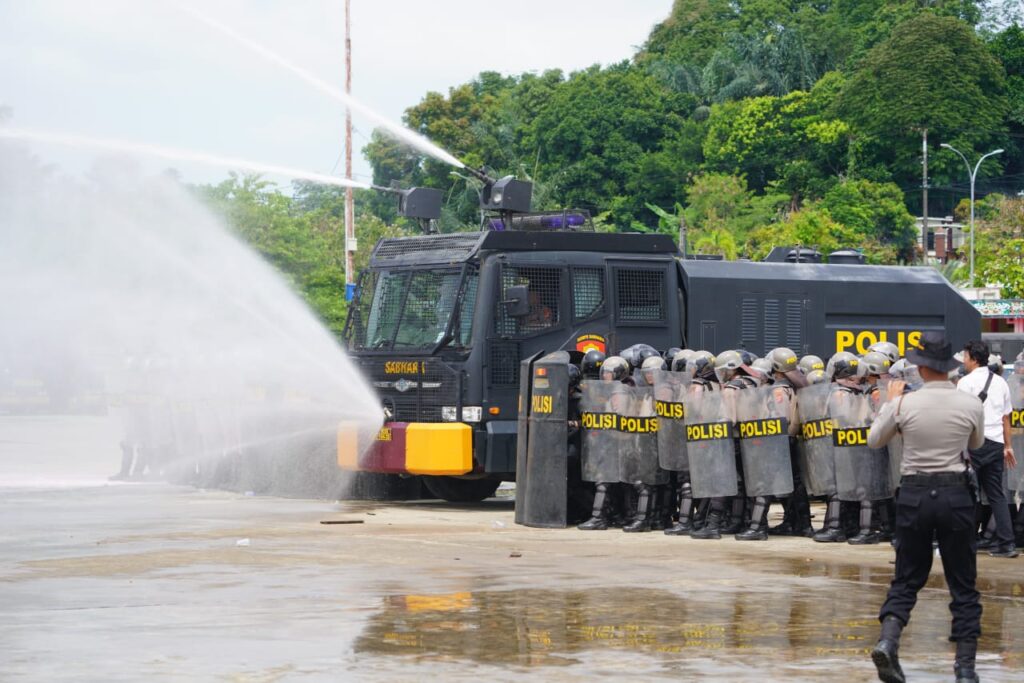 Latihan Peningkatan Kemampuan Personel, Polres Paser Gelar Latihan Dalmas WhatsApp Image 2025 05 01 at 12.06.07