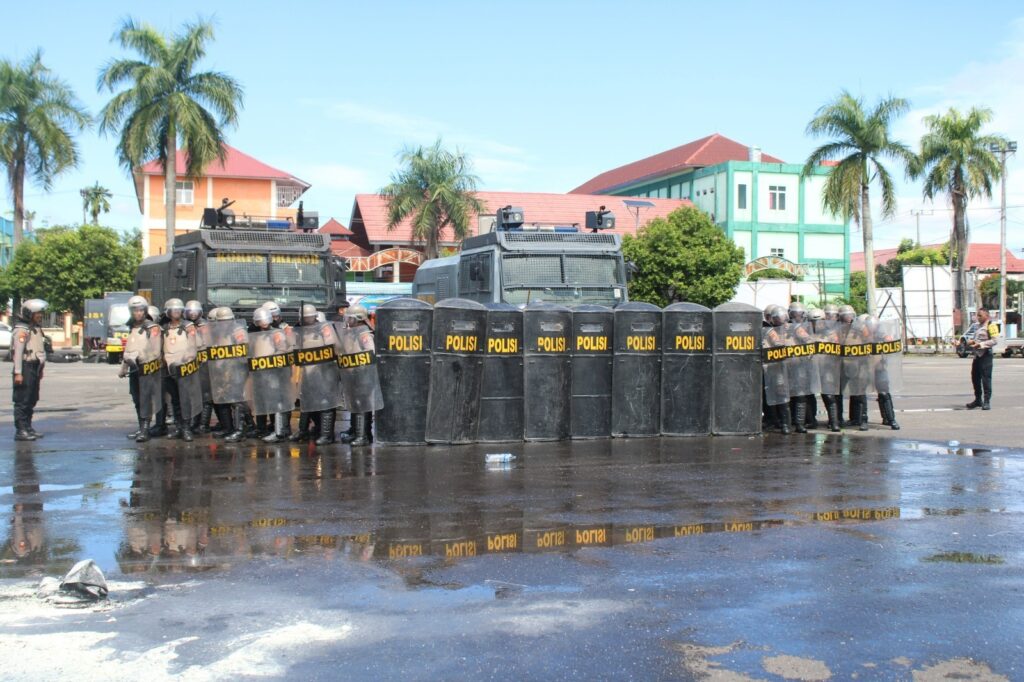 Pastikan Kesiapan Hadapi May Day 2025, Sat Samapta Polres Berau Gelar Latihan Dalmas dan Raimas WhatsApp Image 2025 05 01 at 12.21.19
