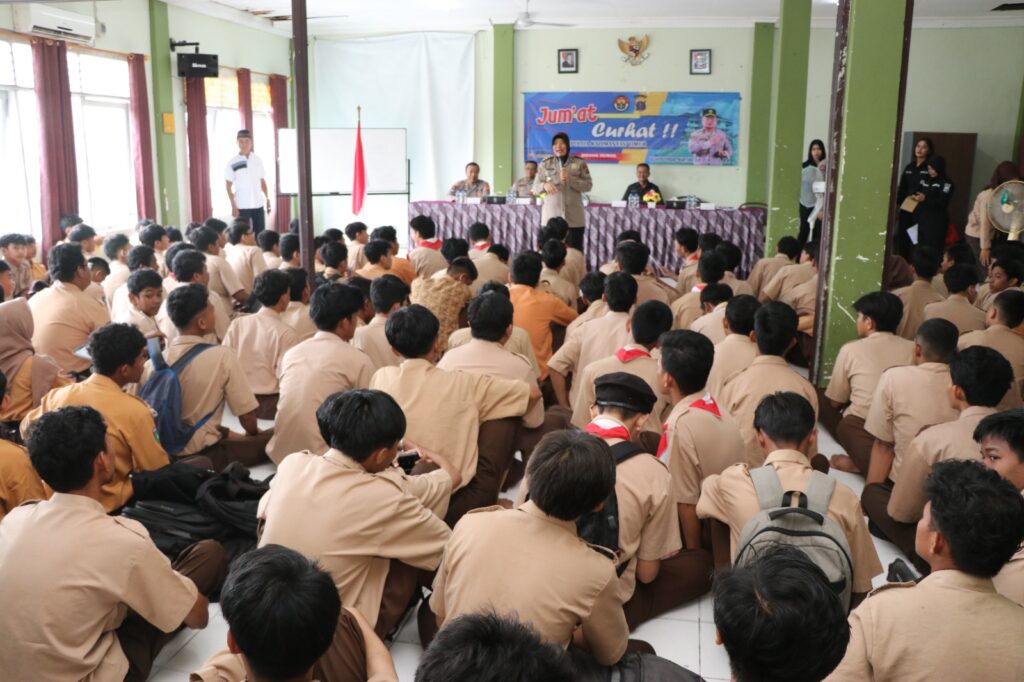 Gelar ‘Jumat Curhat’ di SMK Setia Budi Balikpapan, Polda Kaltim Ajak Pelajar Jadi Pelopor Keamanan Menuju Generasi Emas 2045 WhatsApp Image 2025 05 02 at 13.12.39
