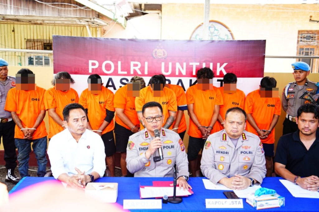 Gelar Konferensi Pers, Kapolda Kaltim Beberkan Kronologi Kasus Pembunuhan Berencana di Samarinda WhatsApp Image 2025 05 05 at 18.17.53