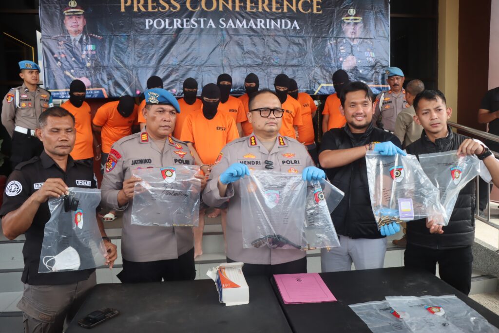 Polresta Samarinda Ungkap Kasus Pembunuhan Berencana, 10 Tersangka Diamankan WhatsApp Image 2025 05 08 at 12.55.49 6c651268