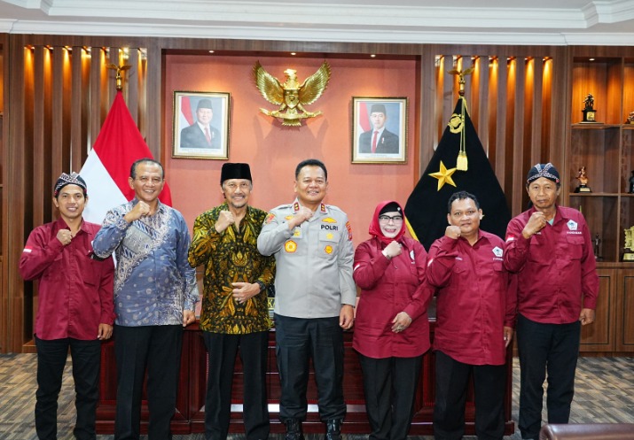 Sinergi Erat Jaga Keamanan di Bumi Etam, Kapolda Kaltim Terima Audiensi Komunitas Pangaban WhatsApp Image 2025 05 10 at 15.14.58