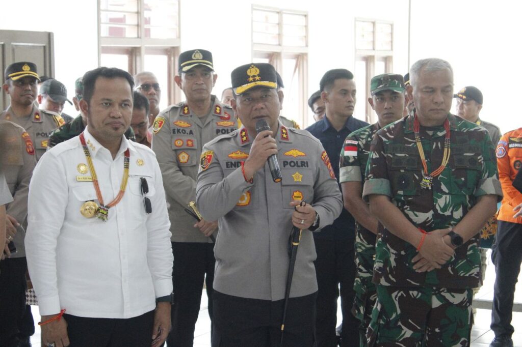 Kunjungi Kab.Mahulu, Kapolda Kaltim Tinjau Kesiapan PSU Pilkada sekaligus Rencana Pembangunan Mako Polres WhatsApp Image 2025 05 22 at 14.45.51