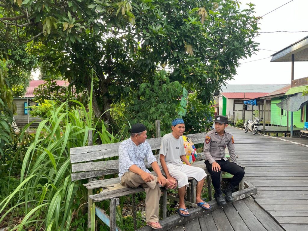 Polsek Penyinggahan Gencarkan Patroli Dialogis, Wujudkan Lingkungan Aman dan Bebas Kriminalitas WhatsApp Image 2025 05 23 at 10.47.22 8ffba9f3