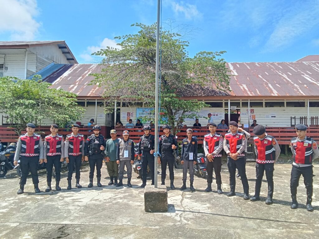 Pastikan Berjalan Aman dan Lancar, Sat Brimob Polda Kaltim Kawal Pelaksanaan PSU Pilkada Mahulu di Long Apari WhatsApp Image 2025 05 25 at 12.01.01