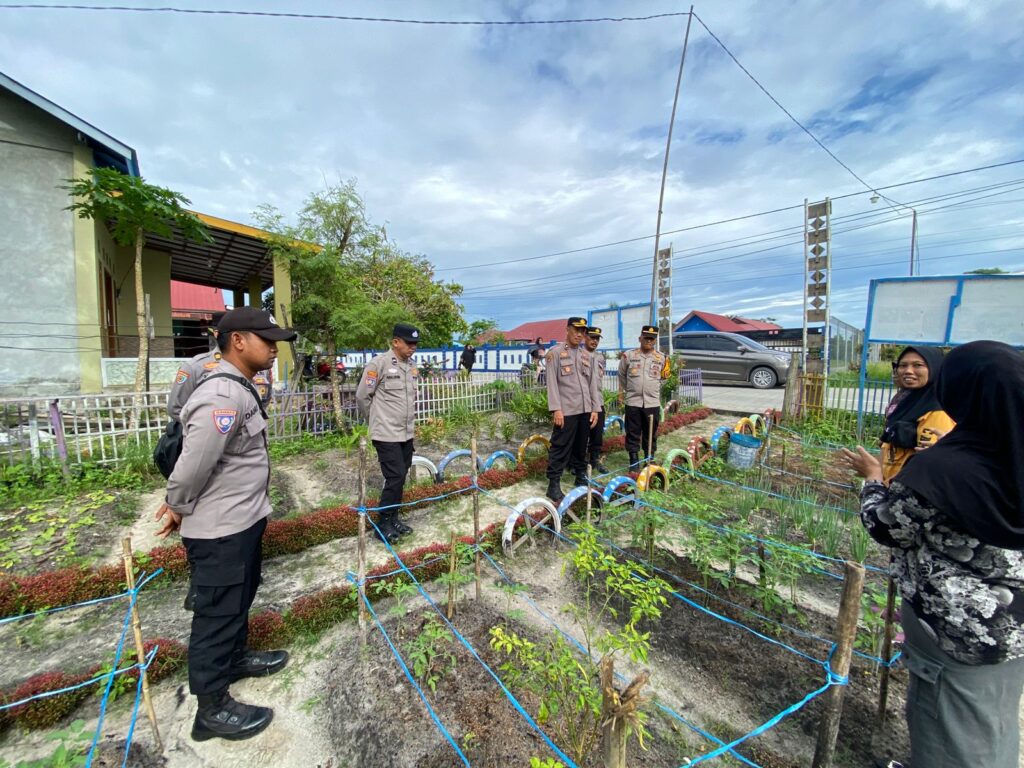 Wujud Beri Dukungan Terhadap Program Ketahanan Pangan, Polres PPU Gelar Asistensi Lomba Pekarangan Bergizi WhatsApp Image 2025 05 25 at 12.56.58