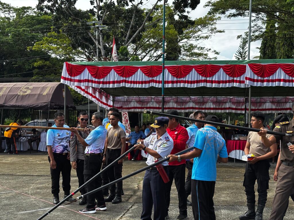 Sambut Hari Bhayangkara ke-79, Polres Kutai Barat Gelar Lomba Menyumpit untuk Lestarikan Budaya Dayak 2 2