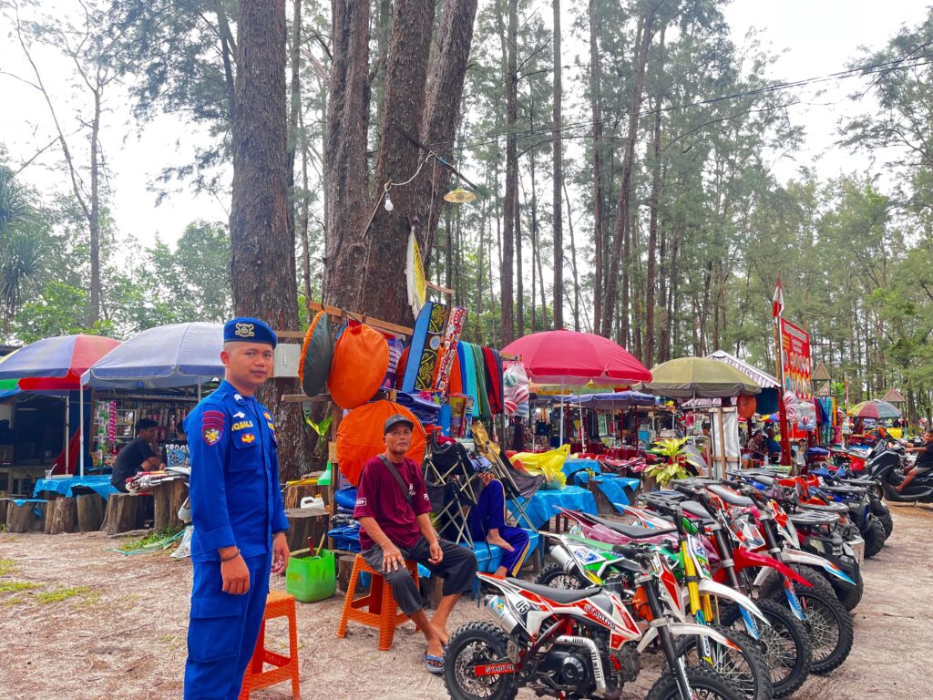 Libur Idul Adha, Sat Polairud Polres Kukar Amankan Wisatawan di Pantai Tanah Merah Samboja 3 1