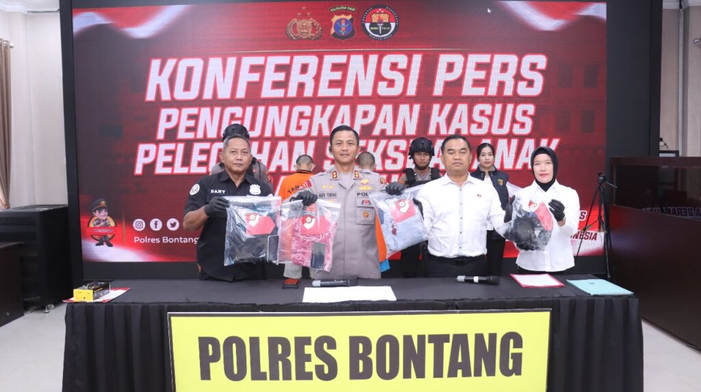 Polres Bontang Ungkap Kasus Persetubuhan Anak Dibawah Umur, Dua Tersangka Berhasil Diamankan WhatsApp Image 2025 06 03 at 08.19.44