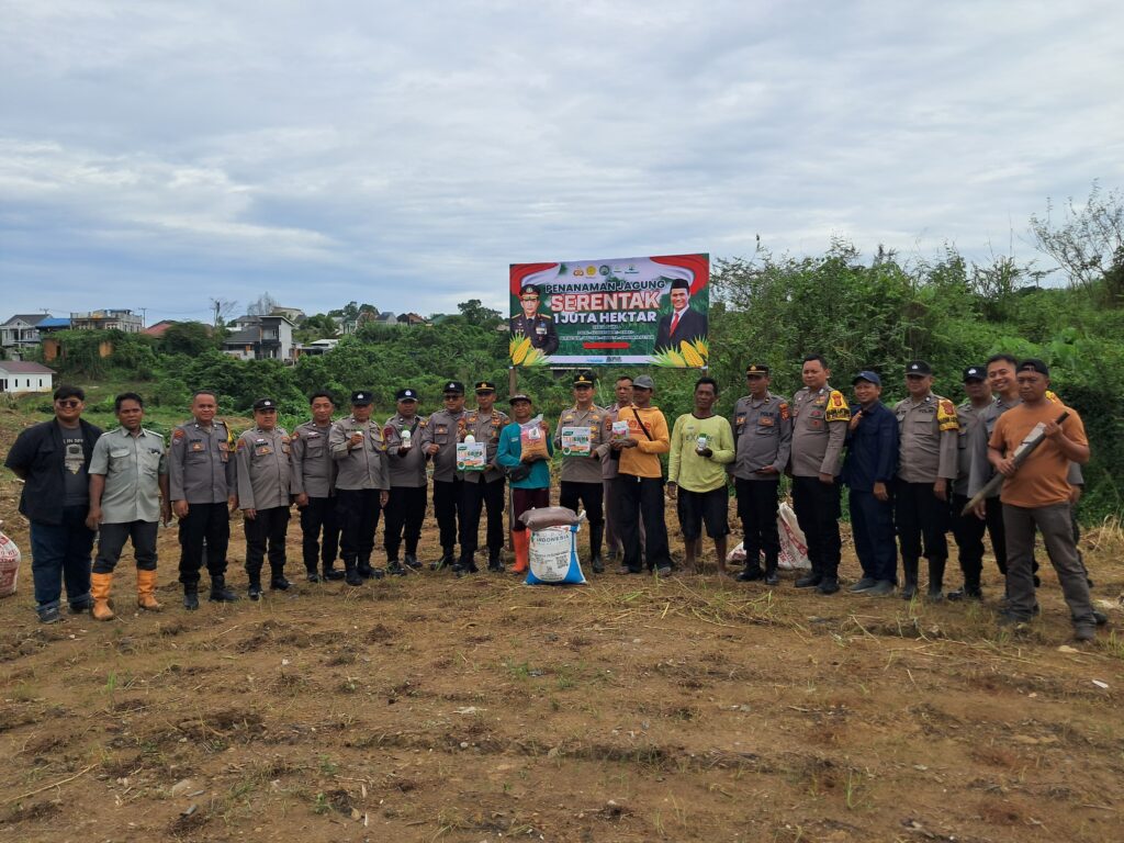 Dukung Swasembada Pangan, Polsek Samarinda Ulu Kembali Tanam Jagung Pipil Tahap Dua di Lahan Satu Hektare WhatsApp Image 2025 06 03 at 15.03.48 4b04809e