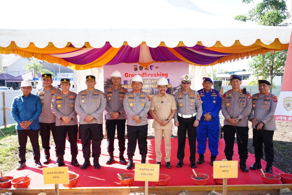 Kapolda Kaltim Letakkan Batu Pertama Pembangunan Gedung Satlantas Polres PPU WhatsApp Image 2025 06 05 at 11.55.39 d80535ab