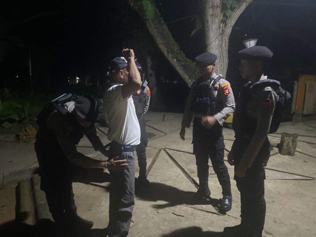 Polres Kutai Kartanegara Intensifkan Patroli Malam, Cegah Premanisme di Jalur Vital Tenggarong WhatsApp Image 2025 06 08 at 04.44.43 5115c70b