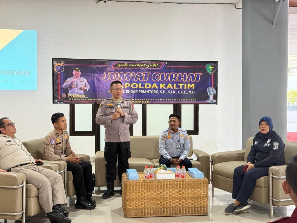 Biddokkes Polda Kaltim Gelar Jumat Curhat dan Pelayanan Kesehatan Gratis bagi Pengemudi di Terminal Batu Ampar Balikpapan WhatsApp Image 2025 06 13 at 12.33.14 67aa1ef3