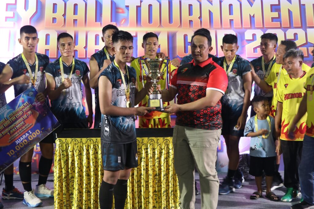 Turnamen Bola Voli Kapolda Kaltim Cup 2025 Resmi Ditutup, Brimob Raih Juara Pertama WhatsApp Image 2025 06 14 at 22.06.26